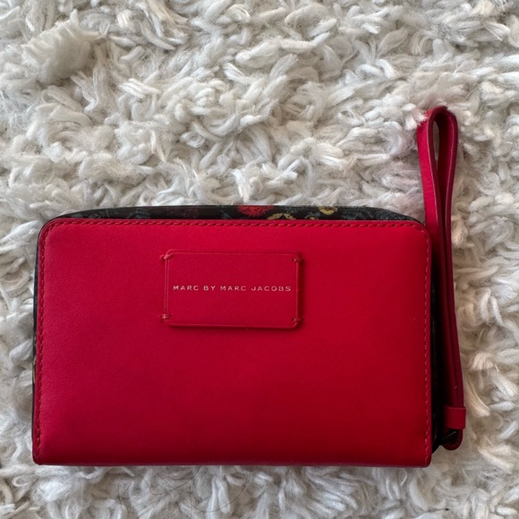 LIMITED EDITION MARC JACOBS X DISNEY ALICE IN WONDERLAND WALLET - Picture 2 of 11